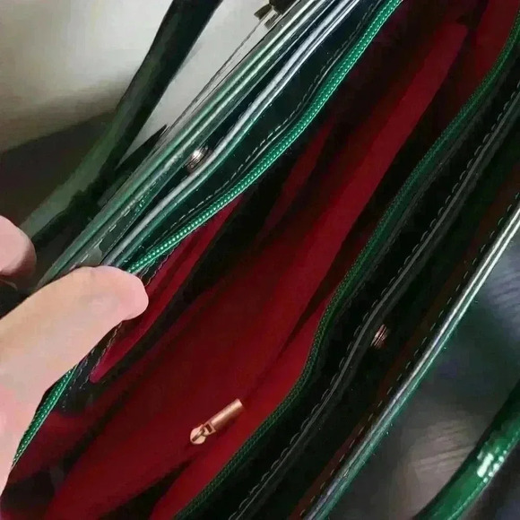 Ferris & Mor Green Faux Leather and Suede Purse - Picture 12 of 13